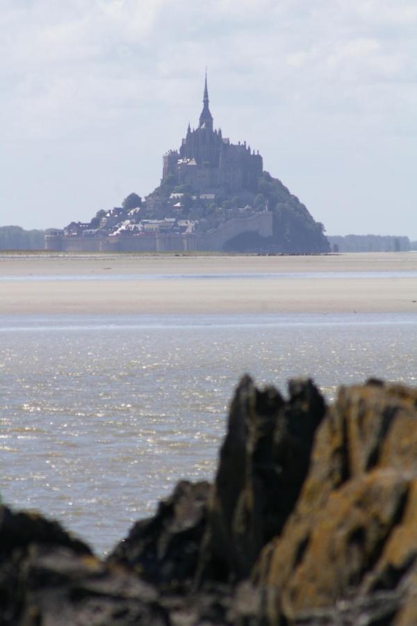 Gite La Bulle En Baie, Proche Mont Saint-Michel, Au Calme, Pour 4 Pers Apartment Crollon Exterior photo